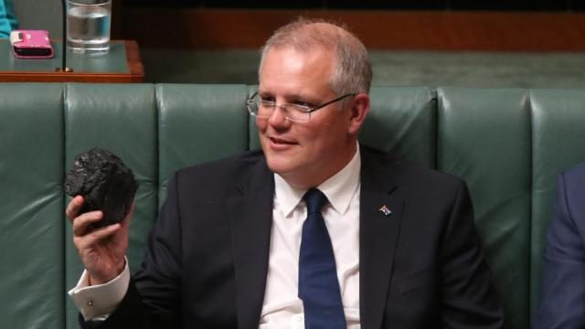Australian PM's precious coal lump in parliament